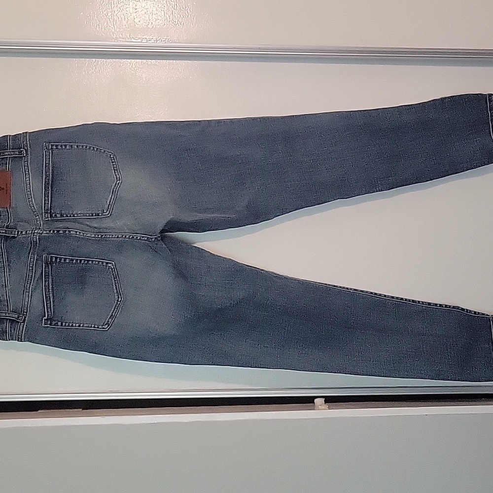 Frye womansFrye jeans woman sz 12 skinny 28 inseamq